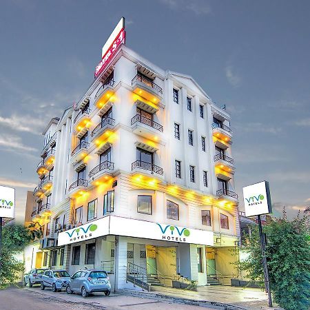 Vivo Hotels Джаландхар Екстериор снимка